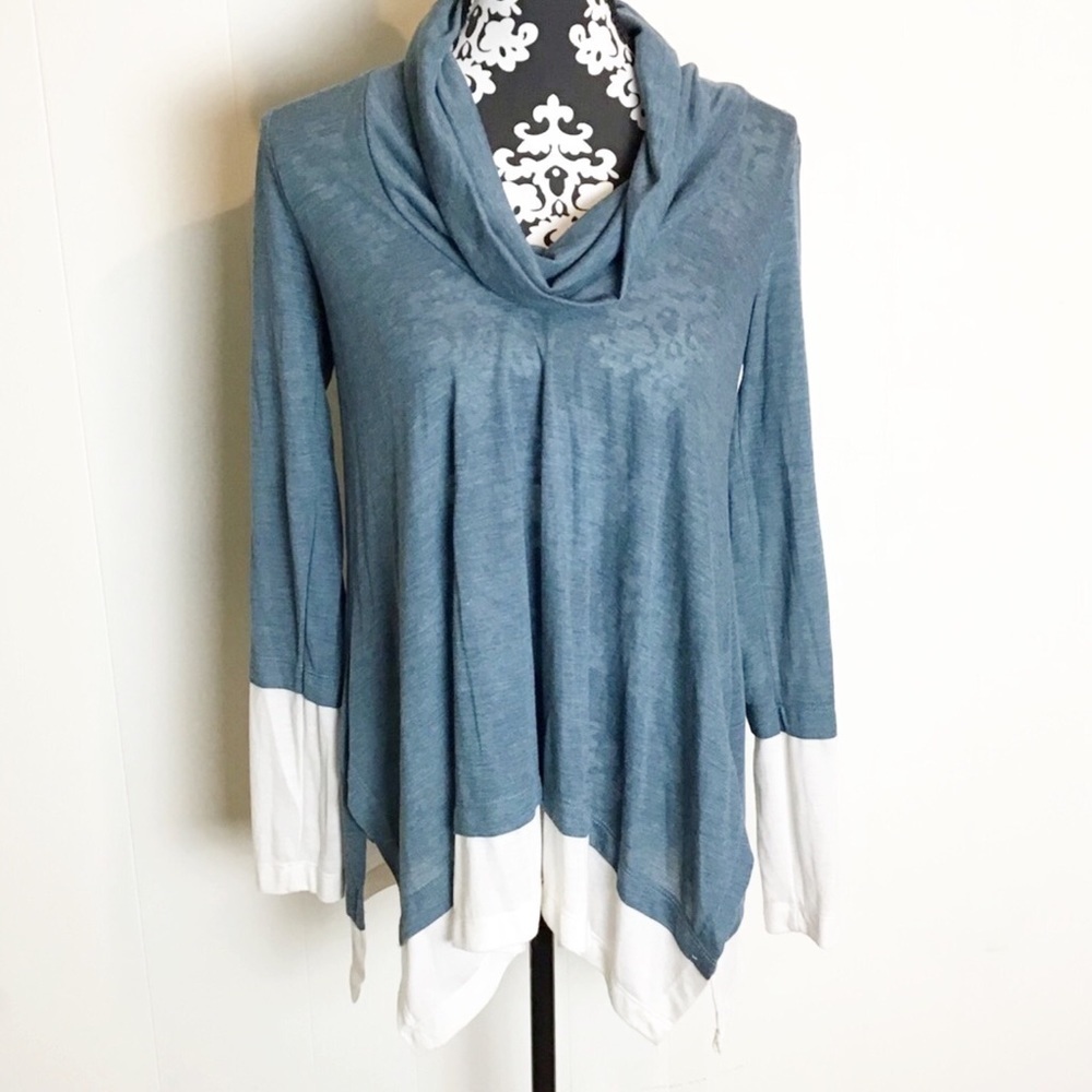 Splendid Cowl Neck Pull Over Top